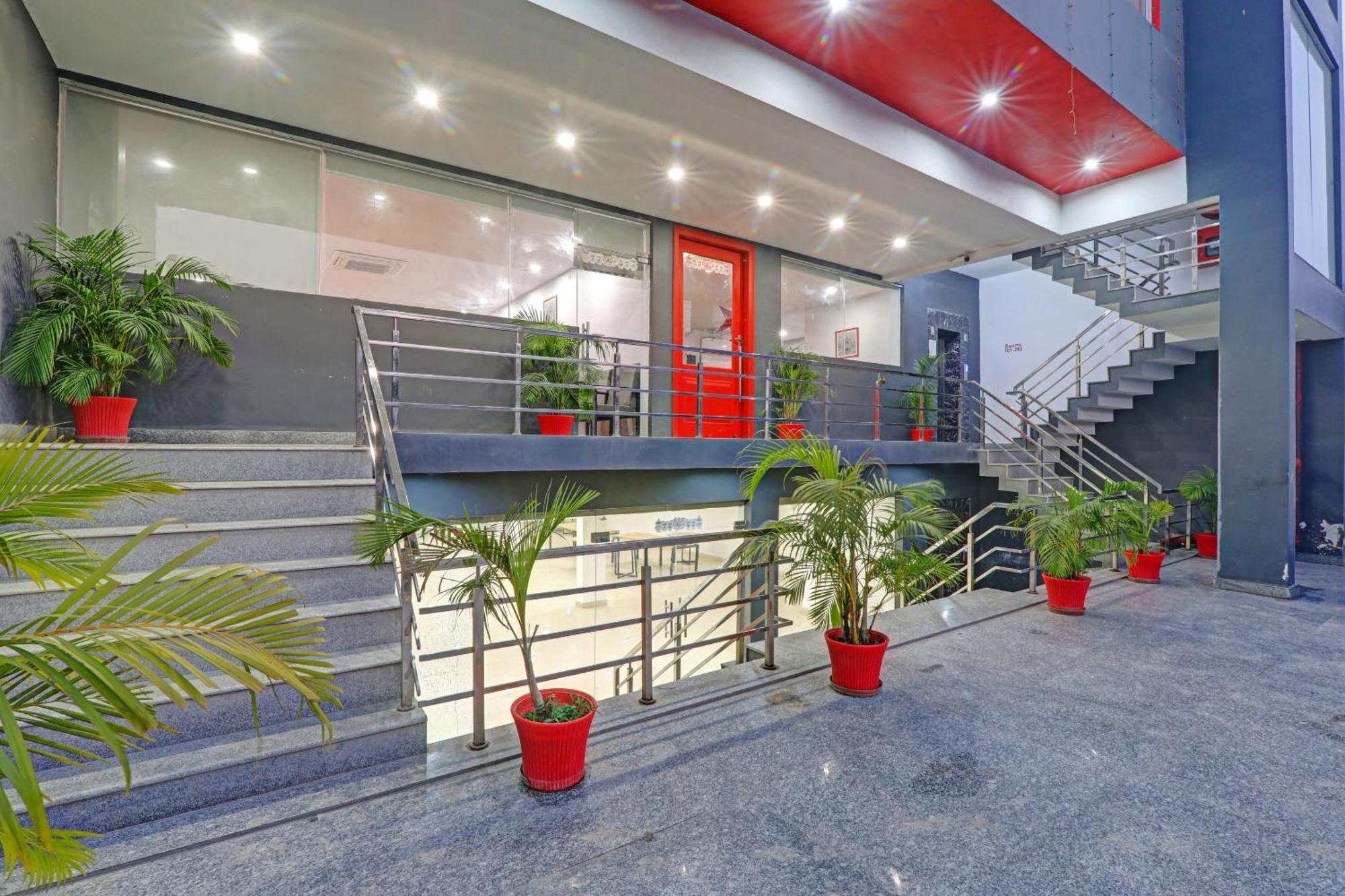 Townhouse The Shubham Hotel Bijnaur Exterior foto